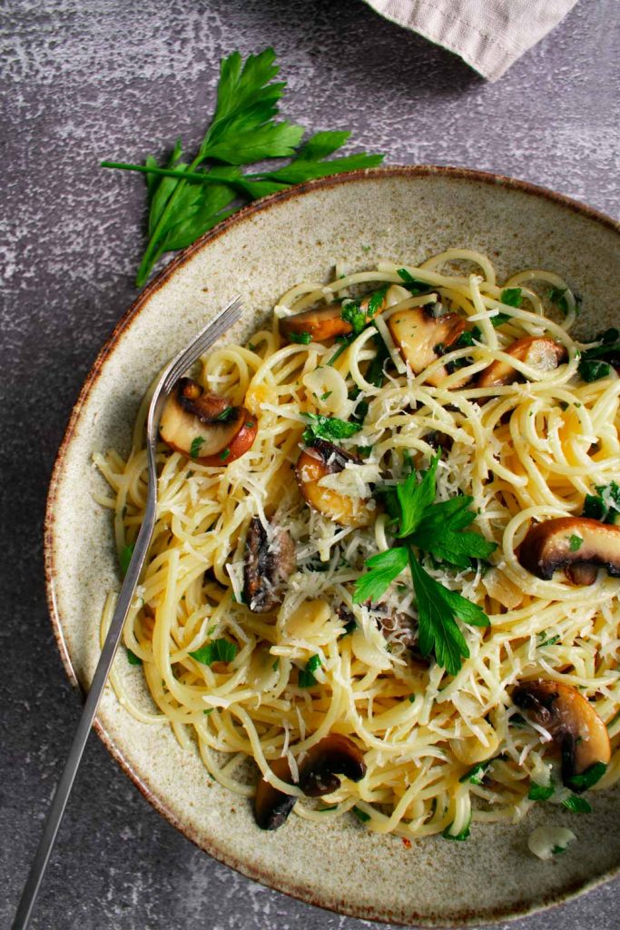 Spaghetti Mushroom Aglio Olio in plate.