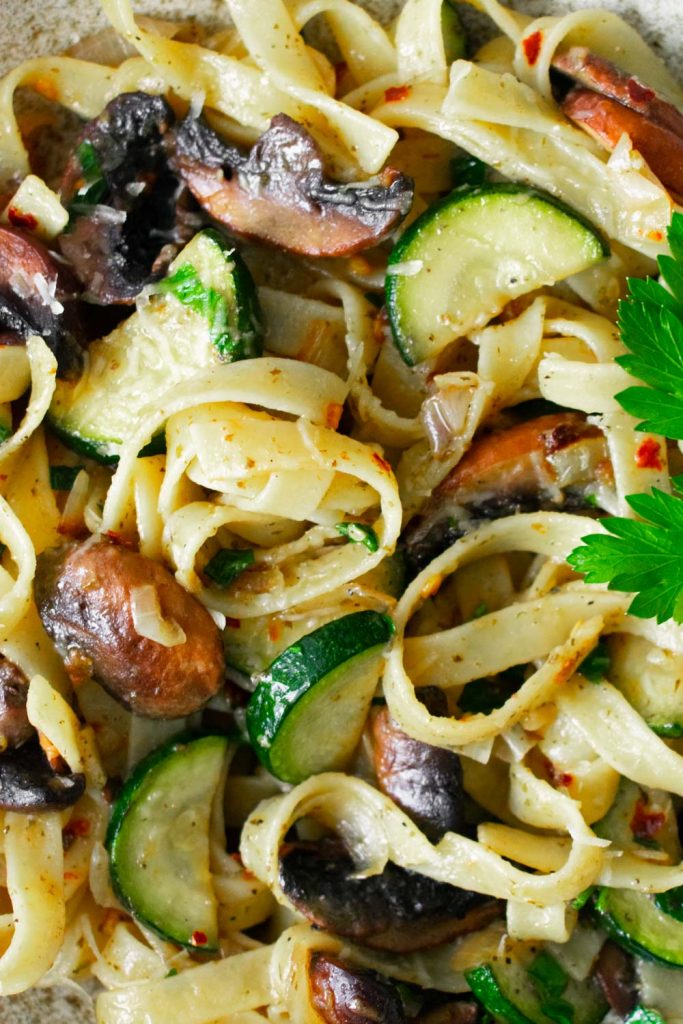 mushroom zucchini pasta
