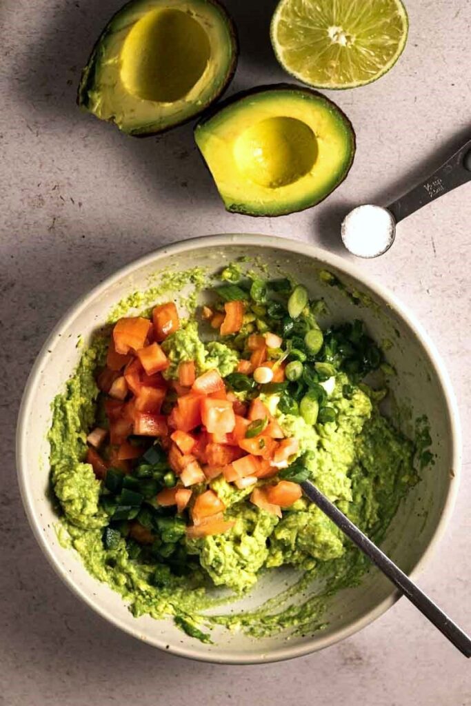 guacamole no cilantro in a table